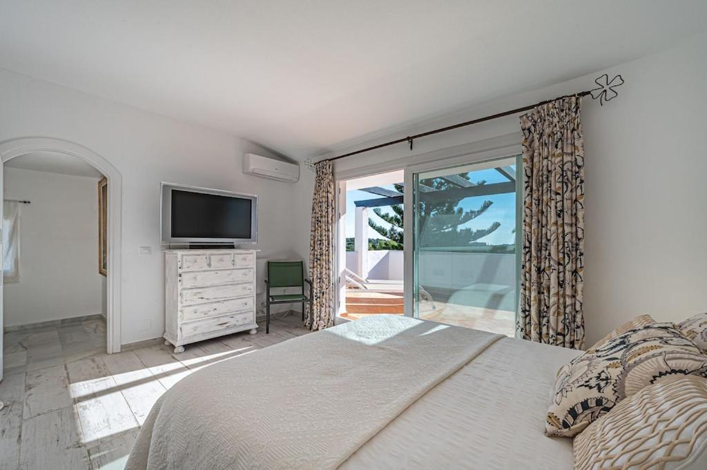 Con Piscina Privada Y Jardin Holiday home *