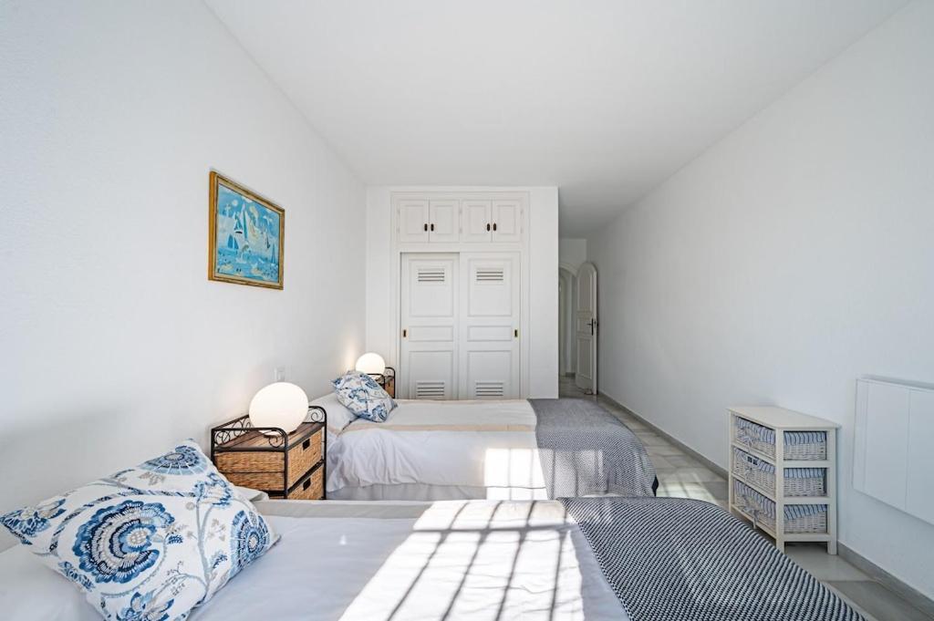 Con Piscina Privada Y Jardin Holiday home