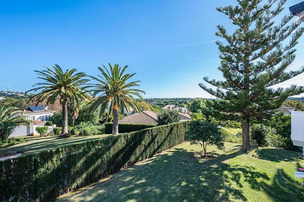 Con Piscina Privada Y Jardin Holiday home Marbella