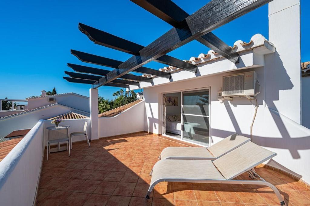 Con Piscina Privada Y Jardin Сasa de vacaciones