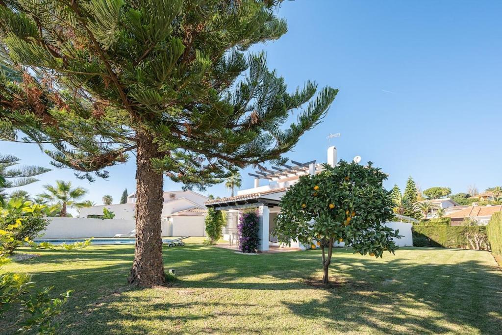 Con Piscina Privada Y Jardin Сasa de vacaciones Marbella