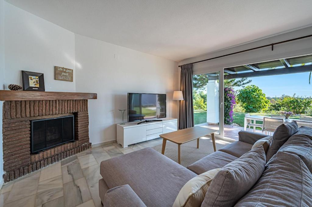 Con Piscina Privada Y Jardin Rumah liburan Marbella